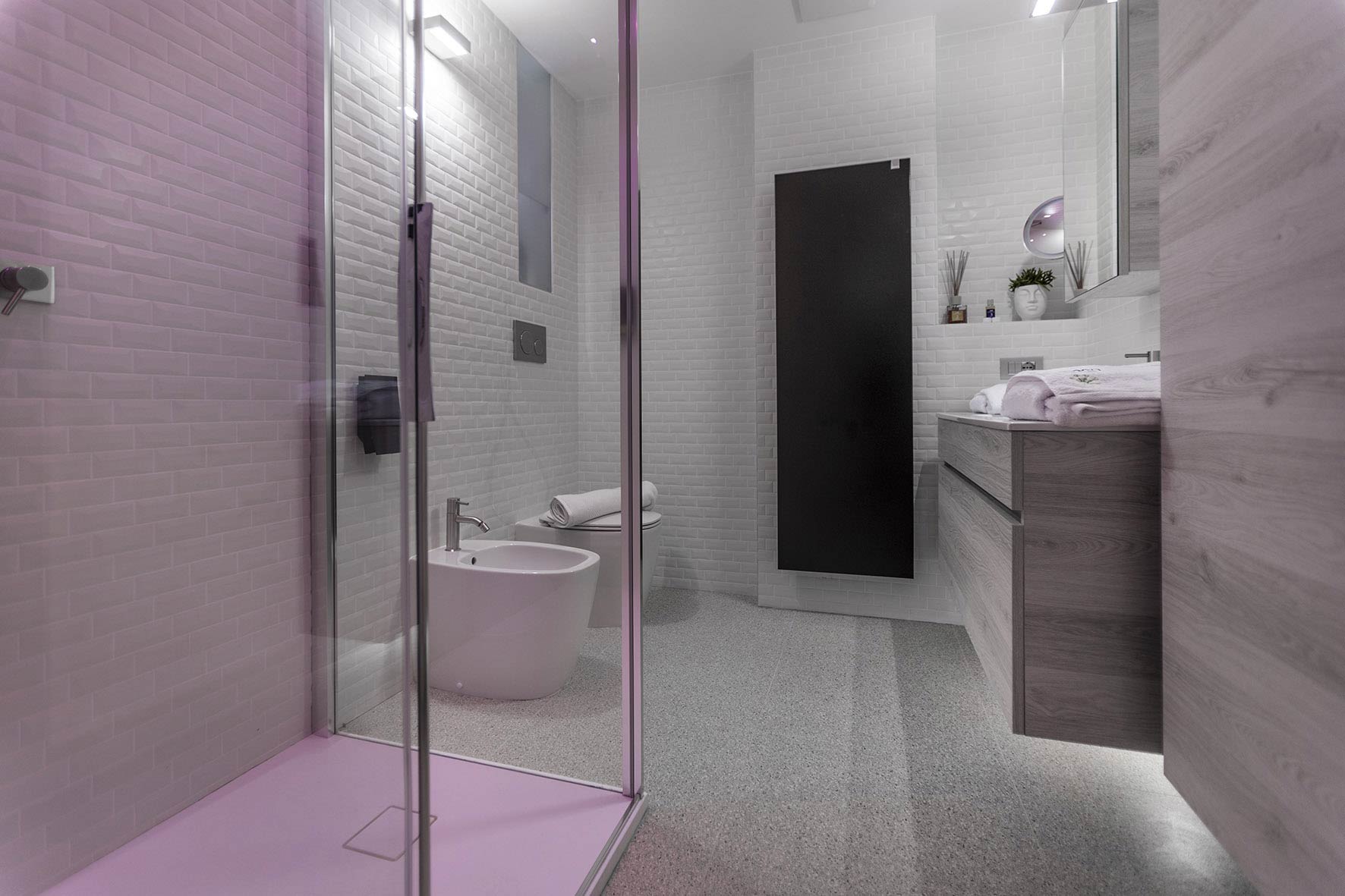 appartamenti in centro a Verona con bagno con ampia doccia