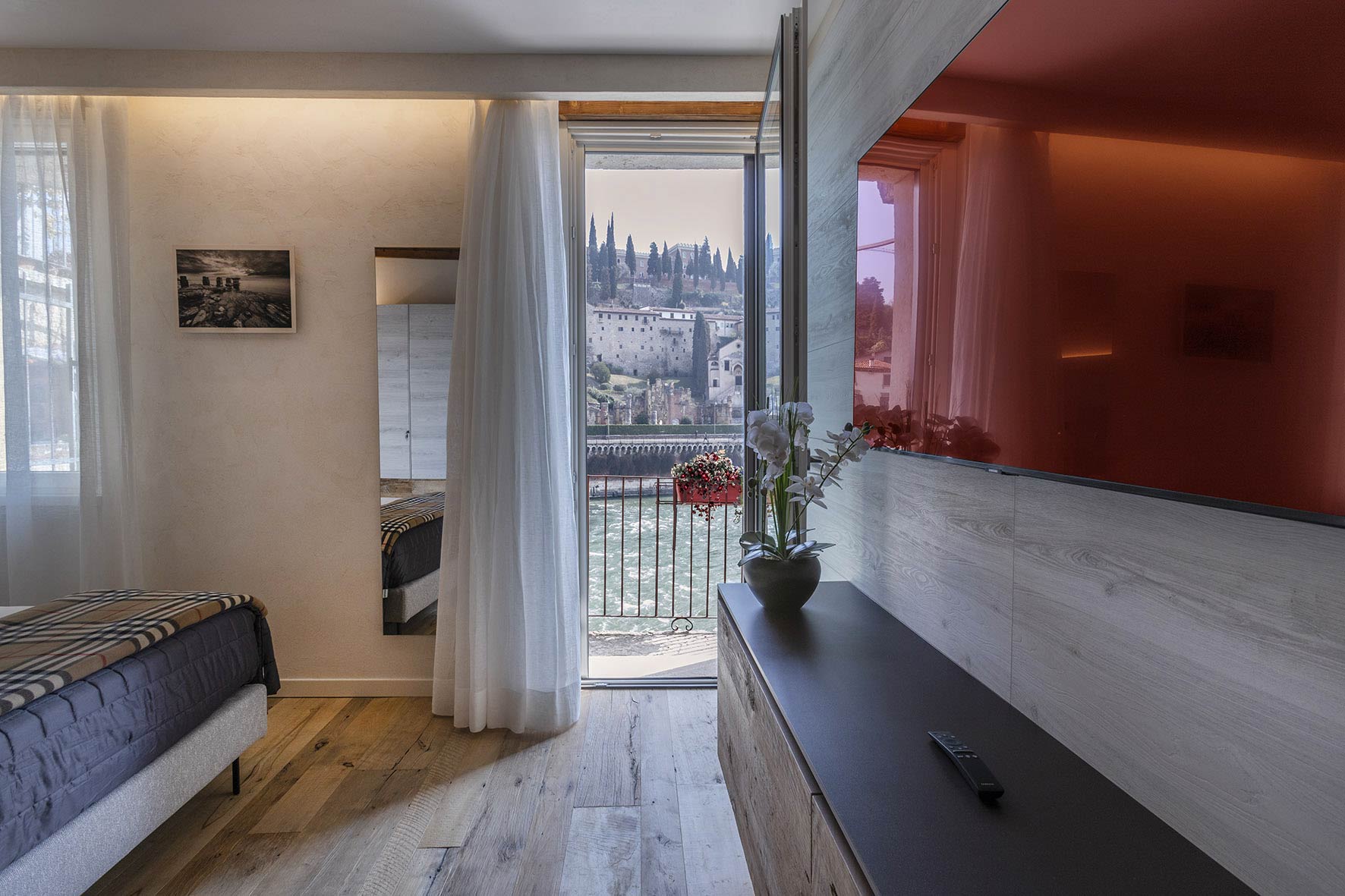 luxury apartments: La vista impagabile sul ponte Pietra